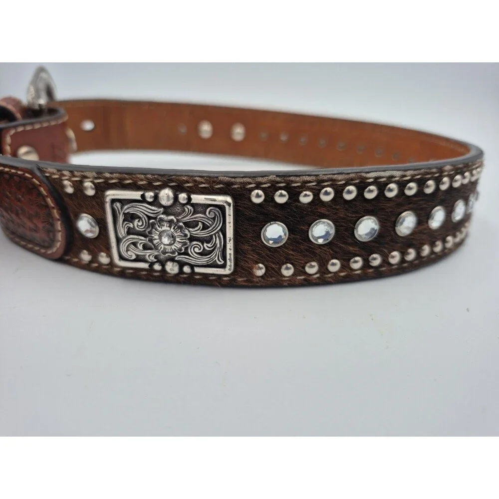 Noona leather dog